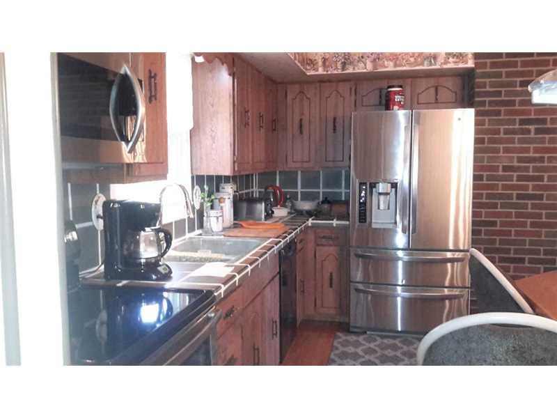 405 Middlesex Road McKeesport, PA 15135 - Photo 8 of 25 Kitchen.