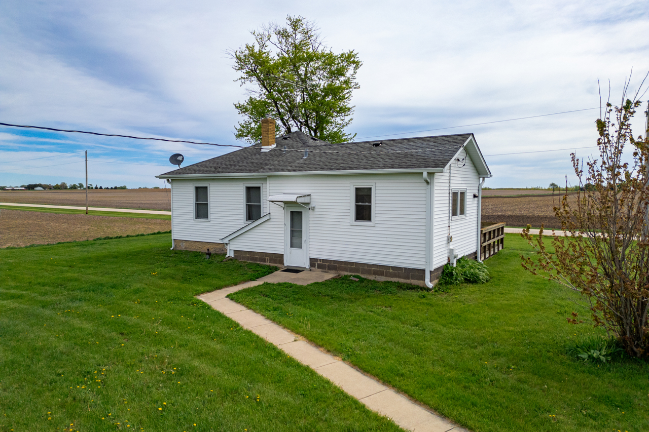 21137 Fenstermaker Road Sycamore, IL 60178 - Photo 19 of 31