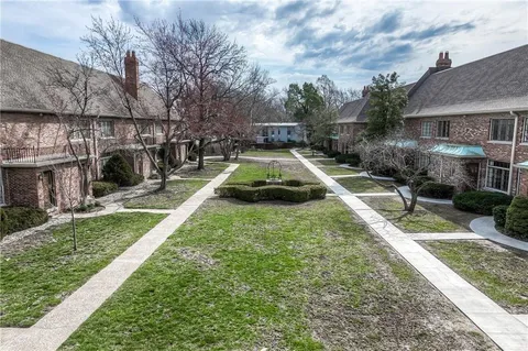 $335,000 | 8373 Somerset Drive, Prairie Village, KS 66207