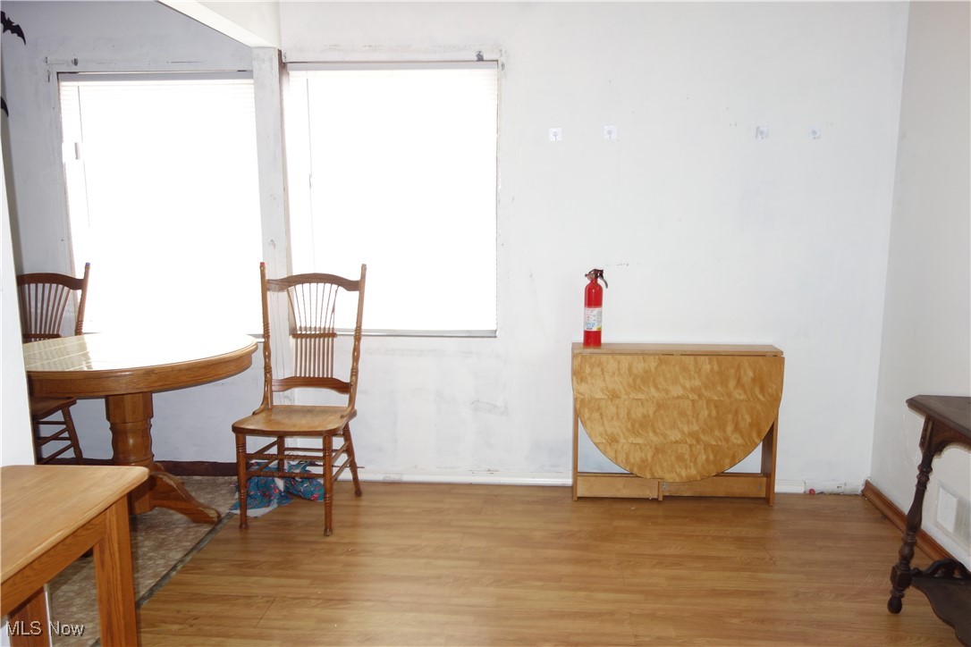 6090 Manchester Road Akron, OH 44319 - Photo 13 of 35 1 Bedroom, 1 Bath Unit w/ Liv. Rm-Kitchen Combo @ Road front