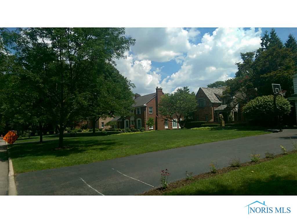 4236 Brookside Road Toledo, OH 43606 - Photo 4 of 18 Gallery Image 4