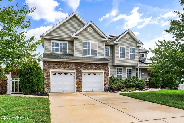 $579,999 | 8 Ridgeway Lane, Little Egg Harbor, NJ 08087