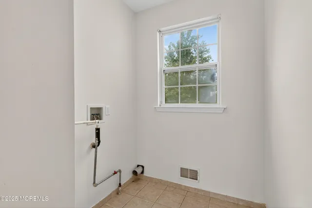 $579,999 | 8 Ridgeway Lane, Little Egg Harbor, NJ 08087