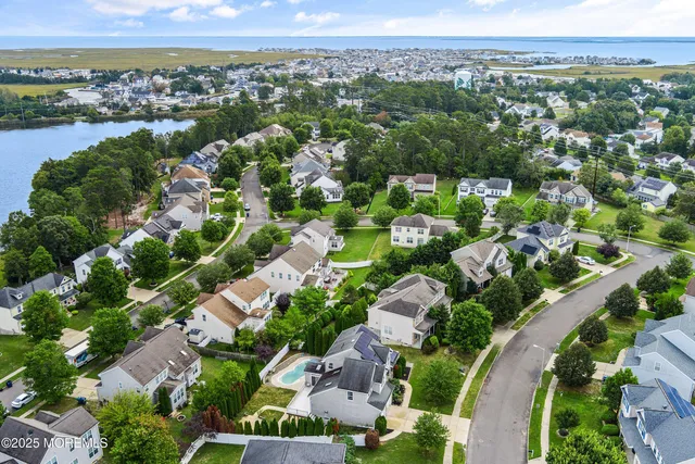 $579,999 | 8 Ridgeway Lane, Little Egg Harbor, NJ 08087