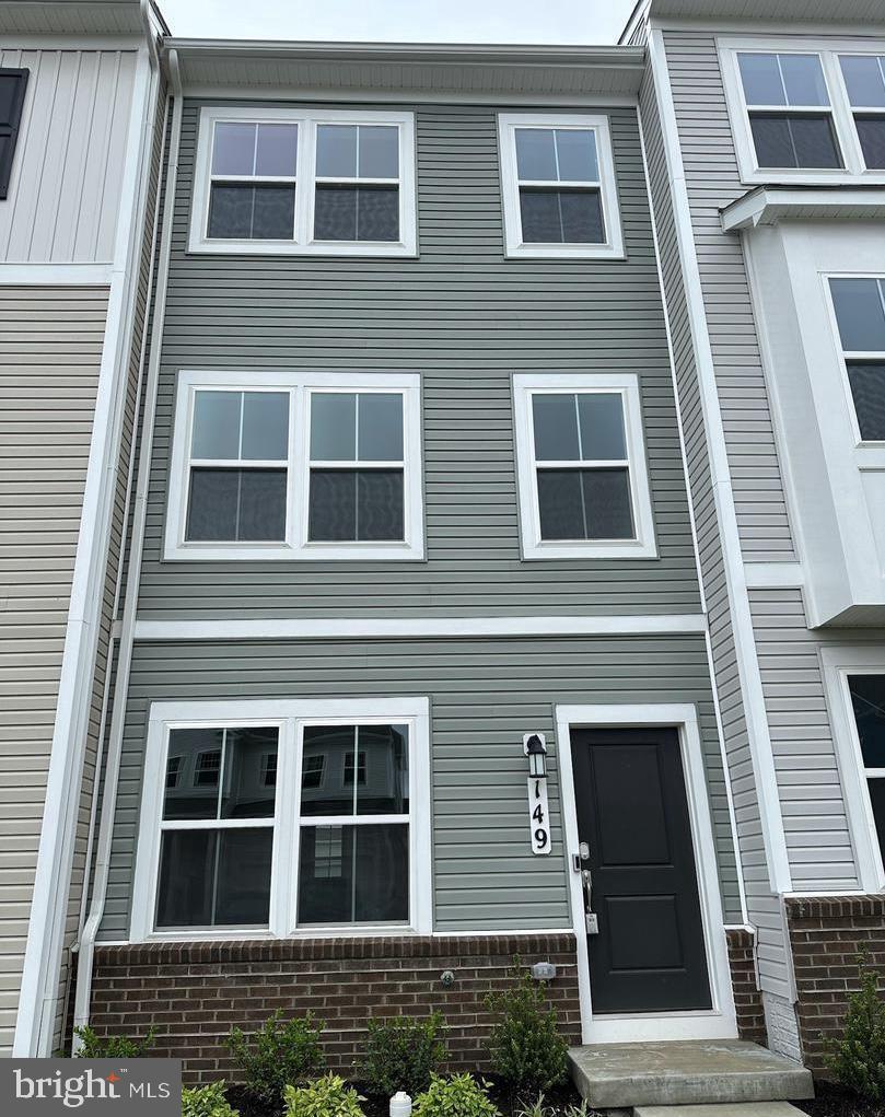 149 Swan Fld Avenue Ranson, WV 25438 - Photo 1 of 33 a building view