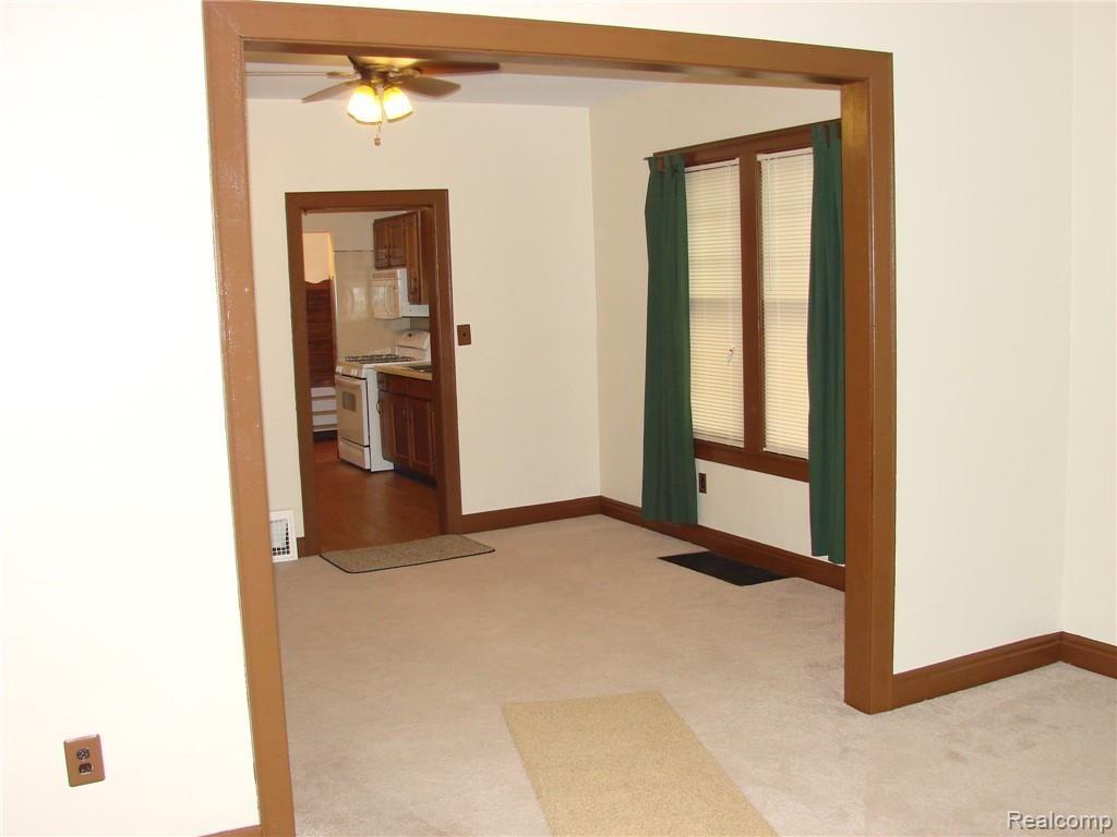 17005 Stephens Eastpointe, MI 48021 - Photo 7 of 18