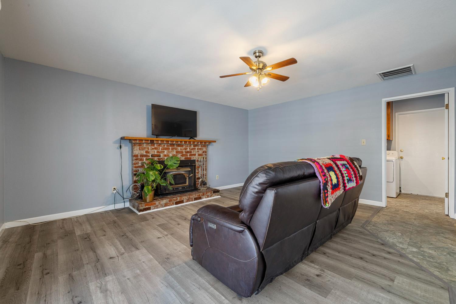 1941 Bridgewood Way Modesto, CA 95355 - Photo 15 of 44