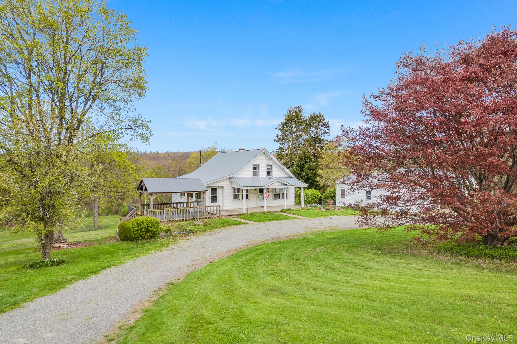 81 Verbank Road Millbrook, NY 12545 - Photo 2 of 19