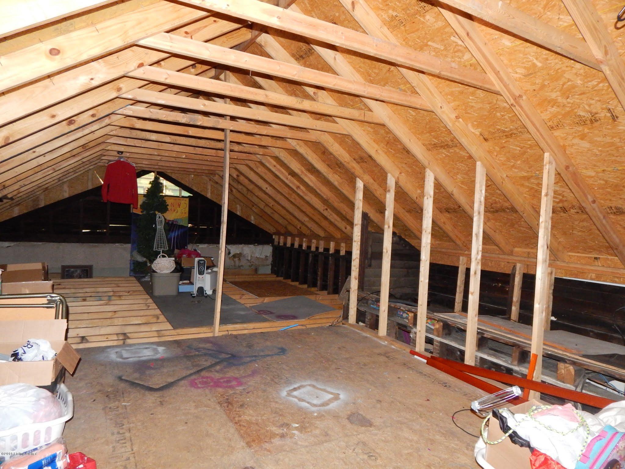 1109 Rammers Avenue Louisville, KY 40204 - Photo 29 of 32 DSCN1704