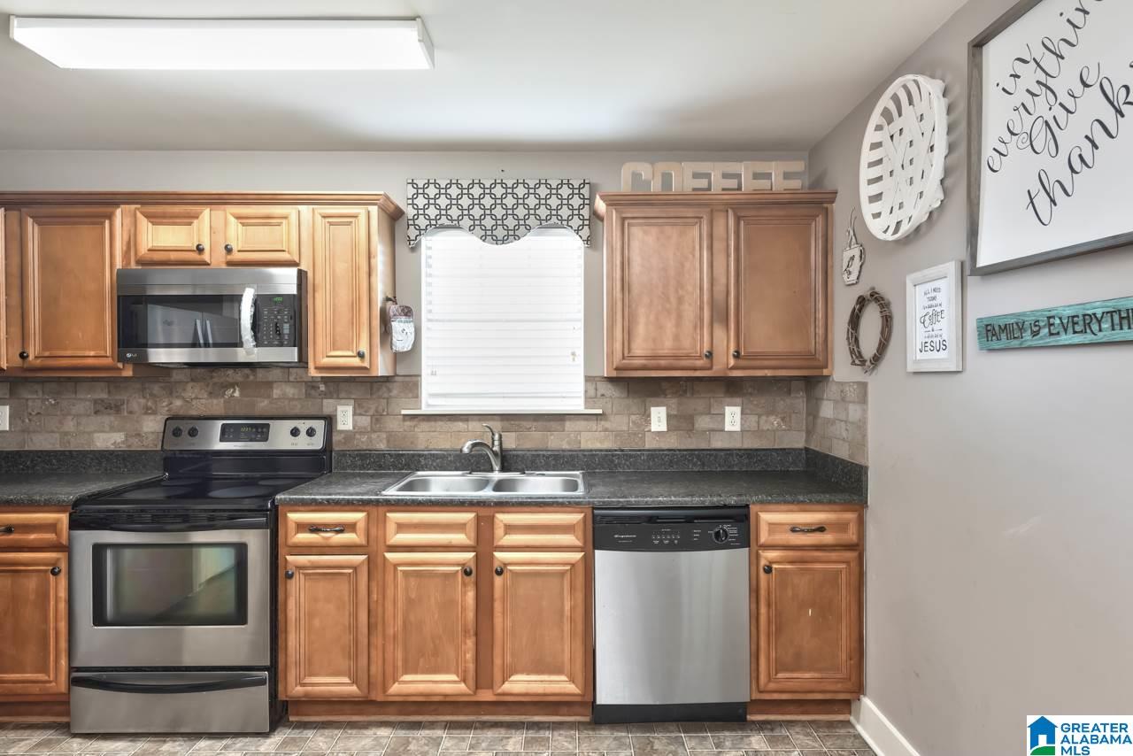134 Falling Waters Lane Alabaster, AL 35114 - Photo 12 of 28
