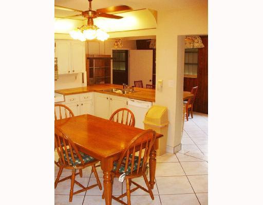 5766 West Park Road Hollywood, FL 33021 - Photo 2 of 12 Kitchen