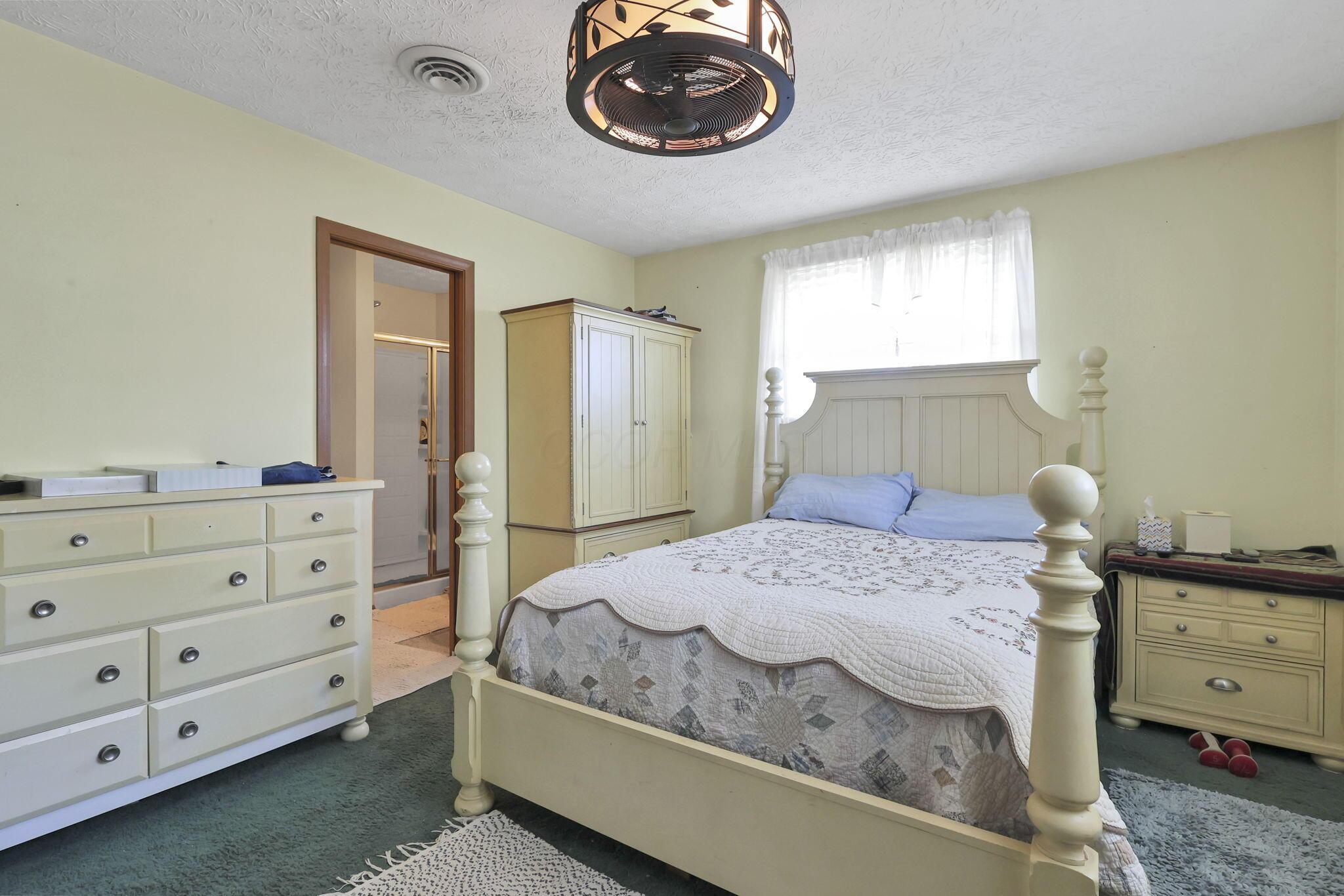5530 Pitchin Road South Springfield, OH 45502 - Photo 20 of 40 29-web-or-mls-G02A4007