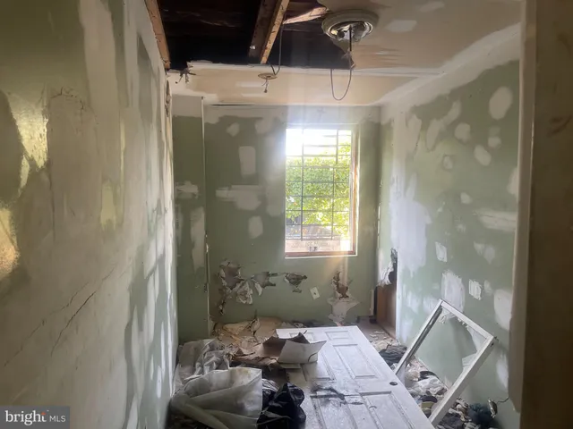 $10,000 | 1821 Wilhelm Street, Baltimore, MD 21223