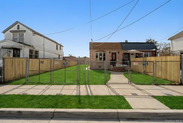 a view of a yard in front of a building