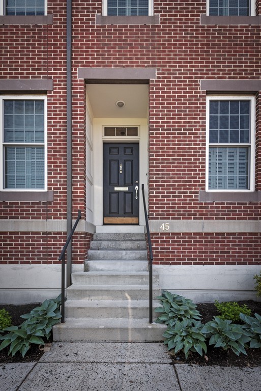 45 Chelsea Street, Unit 45 Boston, MA 02129 - Photo 2 of 42 Gallery Image 2