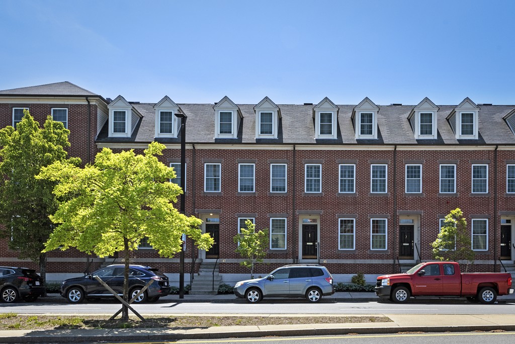 45 Chelsea Street, Unit 45 Boston, MA 02129 - Photo 3 of 42 Gallery Image 3
