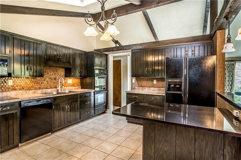 842 Bebout Road Venetia, PA 15367 - Photo 9 of 25 Easy flow in this Kitchen