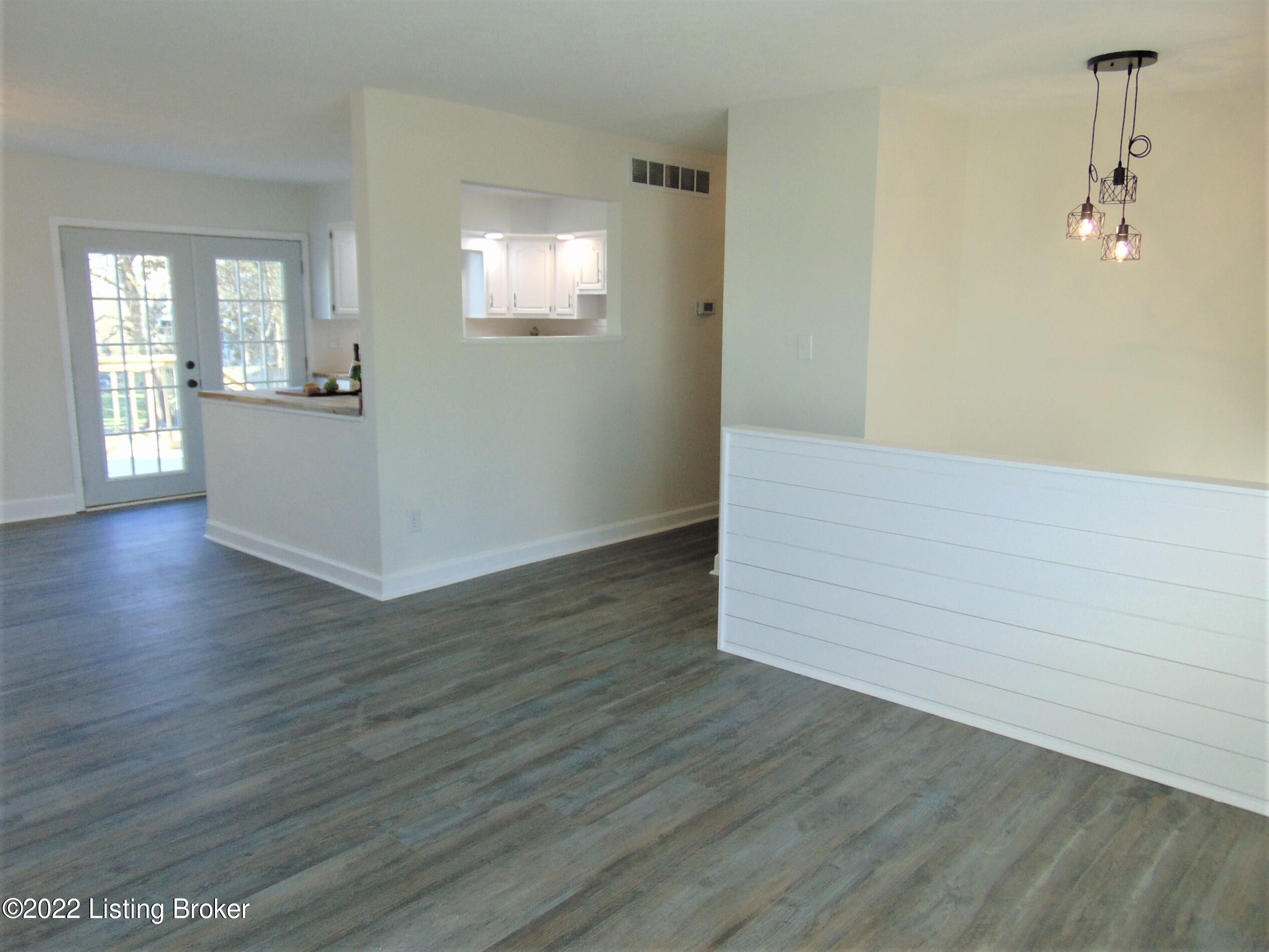5018 Woodsend Road Louisville, KY 40229 - Photo 12 of 74 Open & Airy