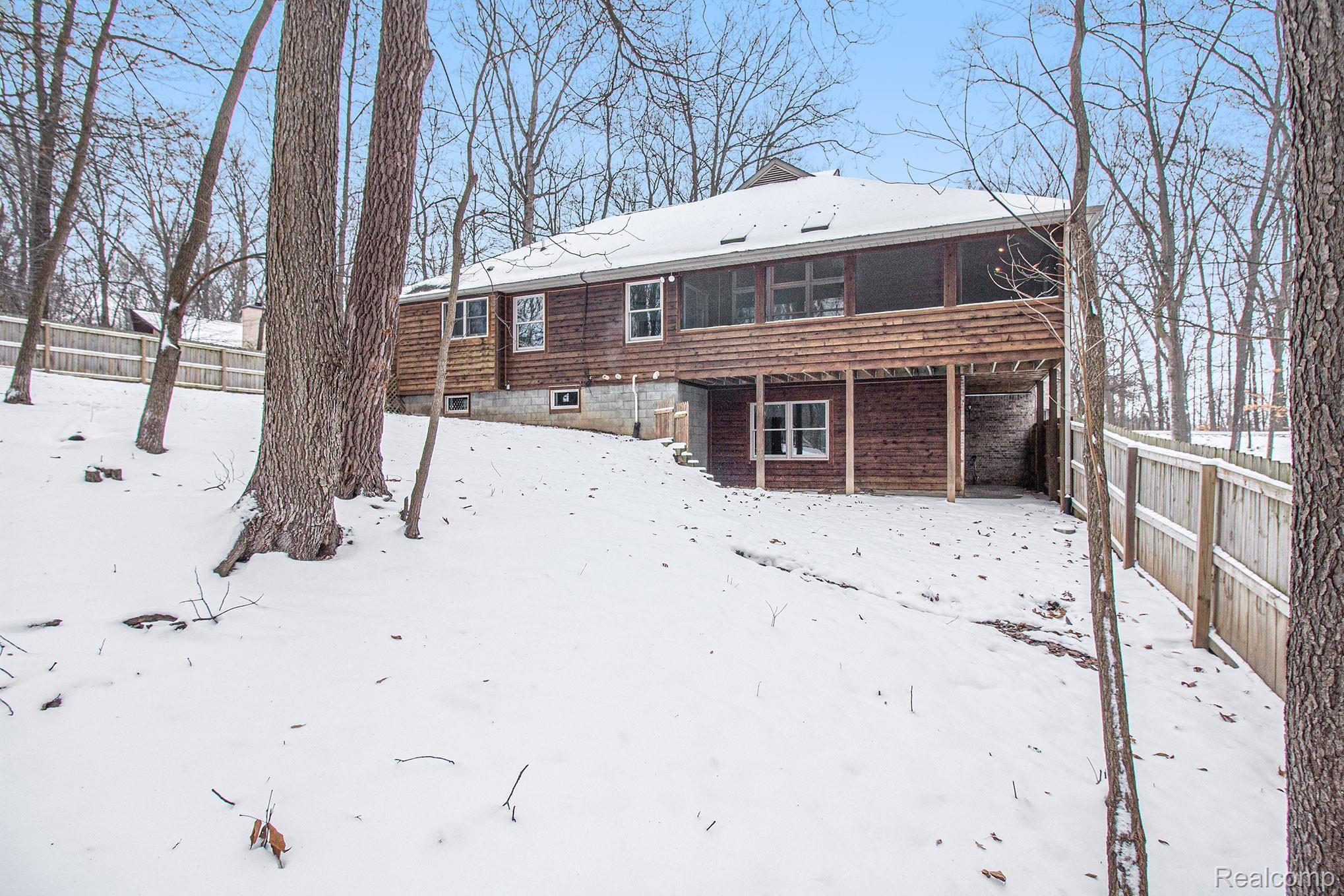 2934 West Coon Lake Road Howell, MI 48843 - Photo 27 of 36 IMG_8659.jpg