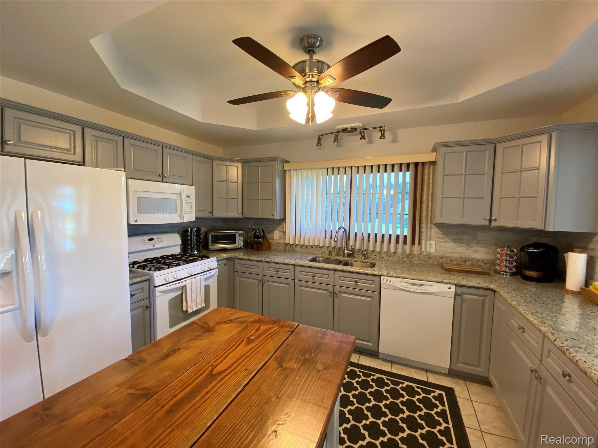 6335 Fox Ridge Almont, MI 48003 - Photo 31 of 66 tempImagezp4D96.jpg