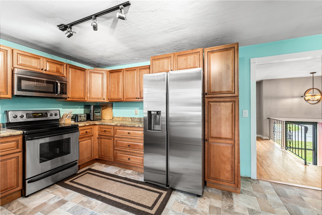 265 Asylum Road Warwick, RI 02886 - Photo 9 of 45 kitchen