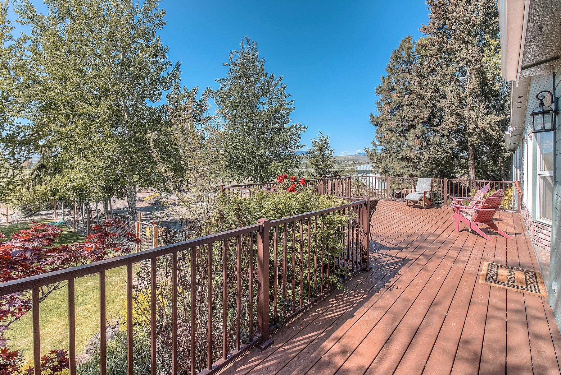 350 Schraeder Road Tieton, WA 98947 - Photo 3 of 39 a view of a balcony with wooden floor