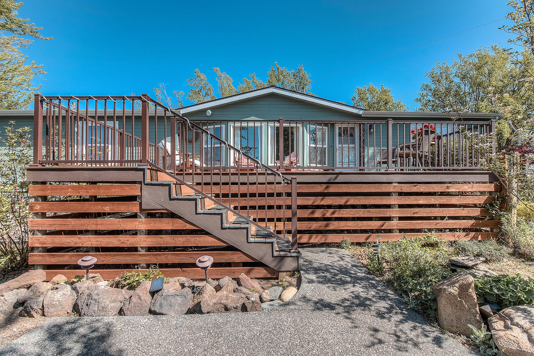 350 Schraeder Road Tieton, WA 98947 - Photo 36 of 39 a front view of a house with a yard