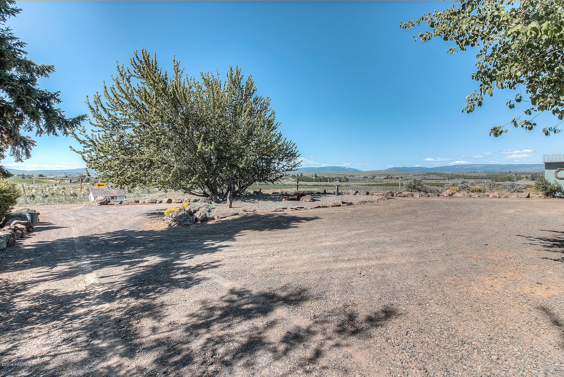 350 Schraeder Road Tieton, WA 98947 - Photo 38 of 39 a view of beach and yard