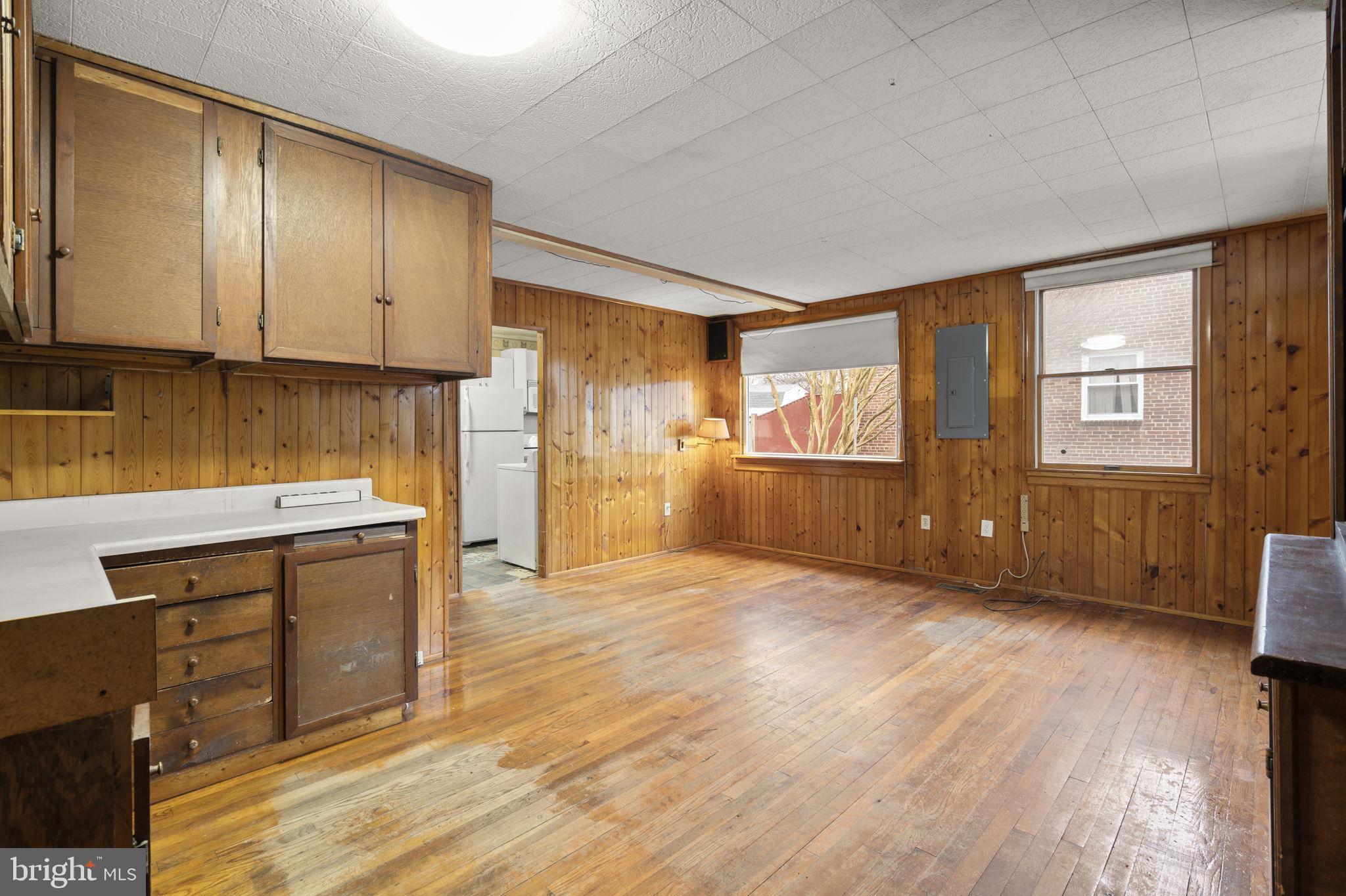 9910 Lorain Avenue Silver Spring, MD 20901 - Photo 2 of 28