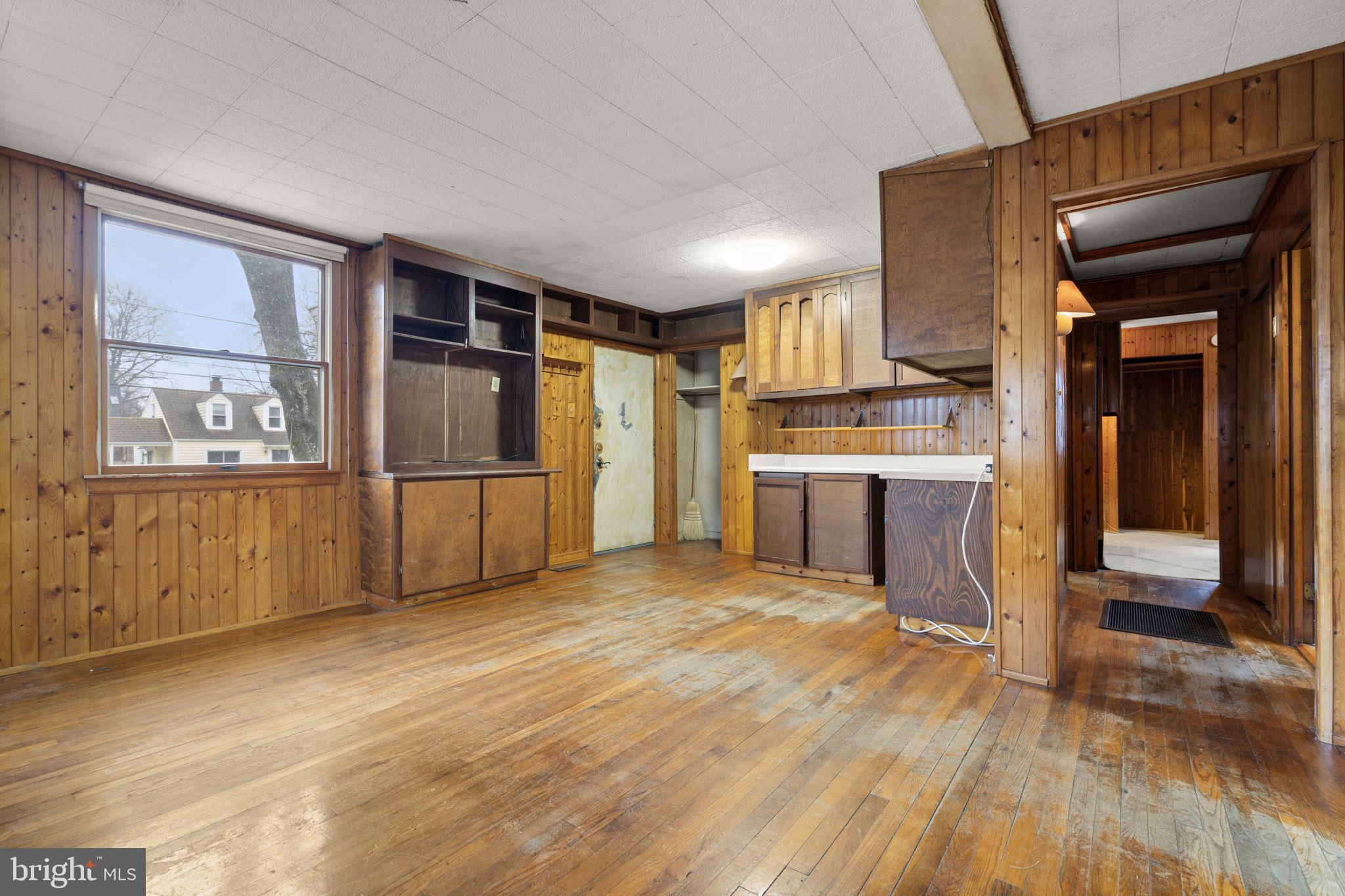 9910 Lorain Avenue Silver Spring, MD 20901 - Photo 4 of 28