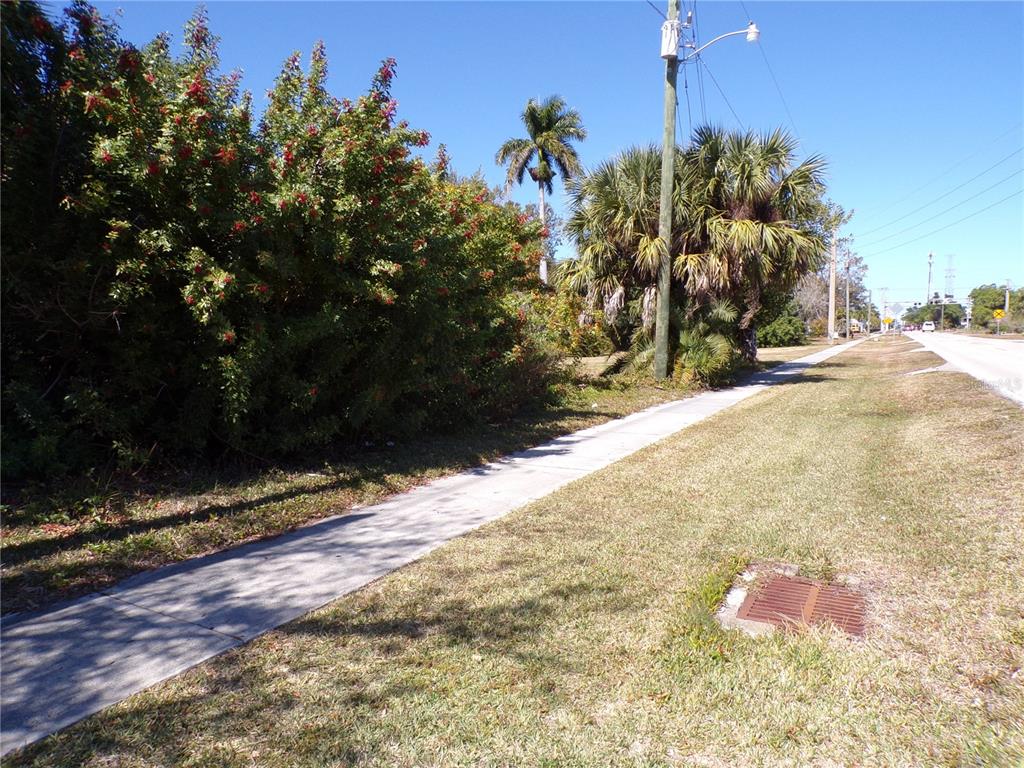 711 Cooper Street Punta Gorda, FL 33950 - Photo 13 of 31