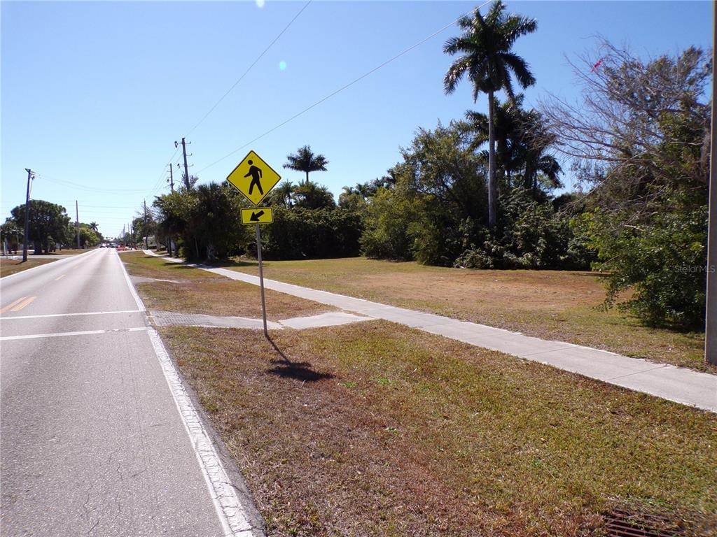 711 Cooper Street Punta Gorda, FL 33950 - Photo 5 of 31