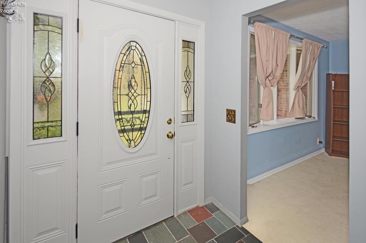 6413 Barnes Road North Vermilion, OH 44089 - Photo 3 of 10 Gallery Image 3
