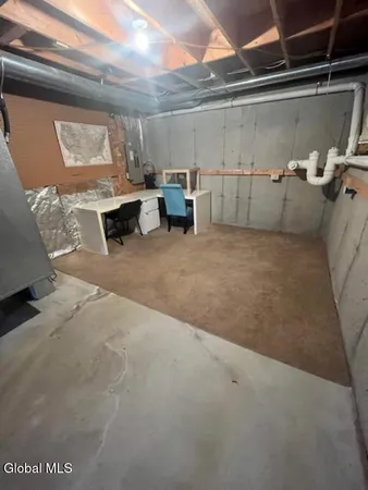 $2,850 | 26 Ponderosa Drive, Unit B, Halfmoon, NY 12065