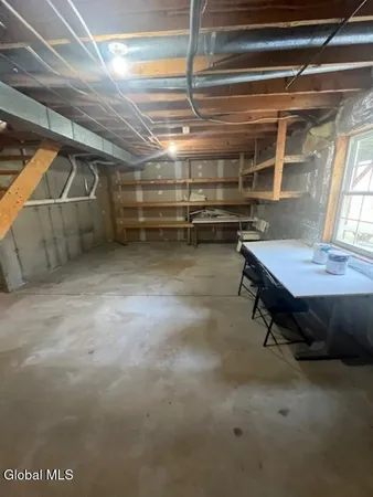 $2,850 | 26 Ponderosa Drive, Unit B, Halfmoon, NY 12065