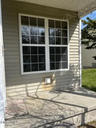 $2,850 | 26 Ponderosa Drive, Unit B, Halfmoon, NY 12065