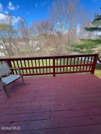 $2,850 | 26 Ponderosa Drive, Unit B, Halfmoon, NY 12065