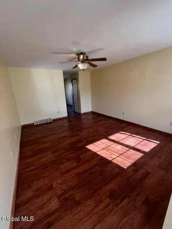 $2,850 | 26 Ponderosa Drive, Unit B, Halfmoon, NY 12065