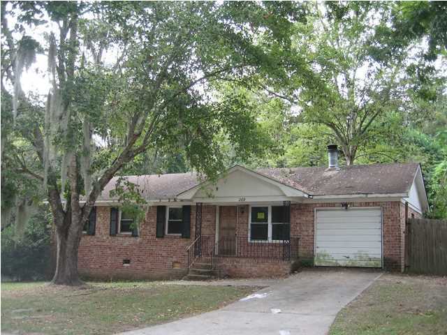 289 Oxford Road Ladson, SC 29456 - Photo 1 of 15 Primary Photo