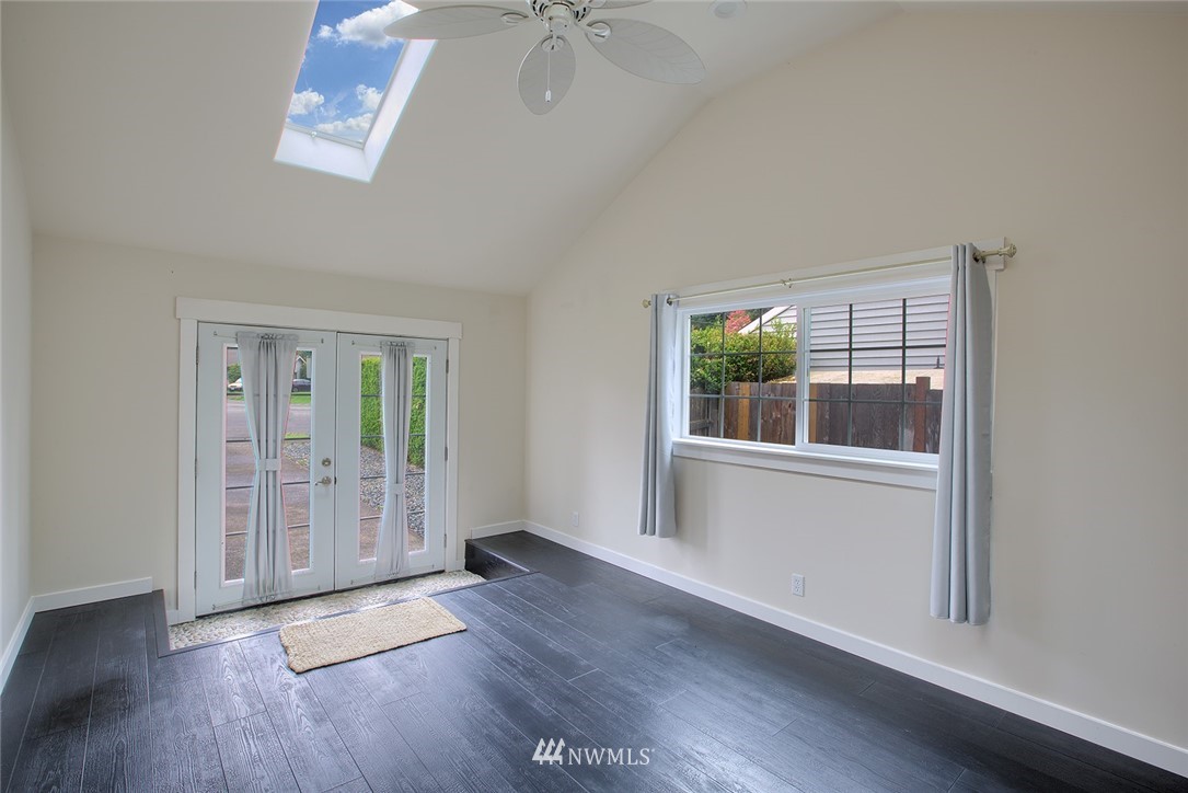 3016 Southeast 5th Street Renton, WA 98058 - Photo 2 of 9