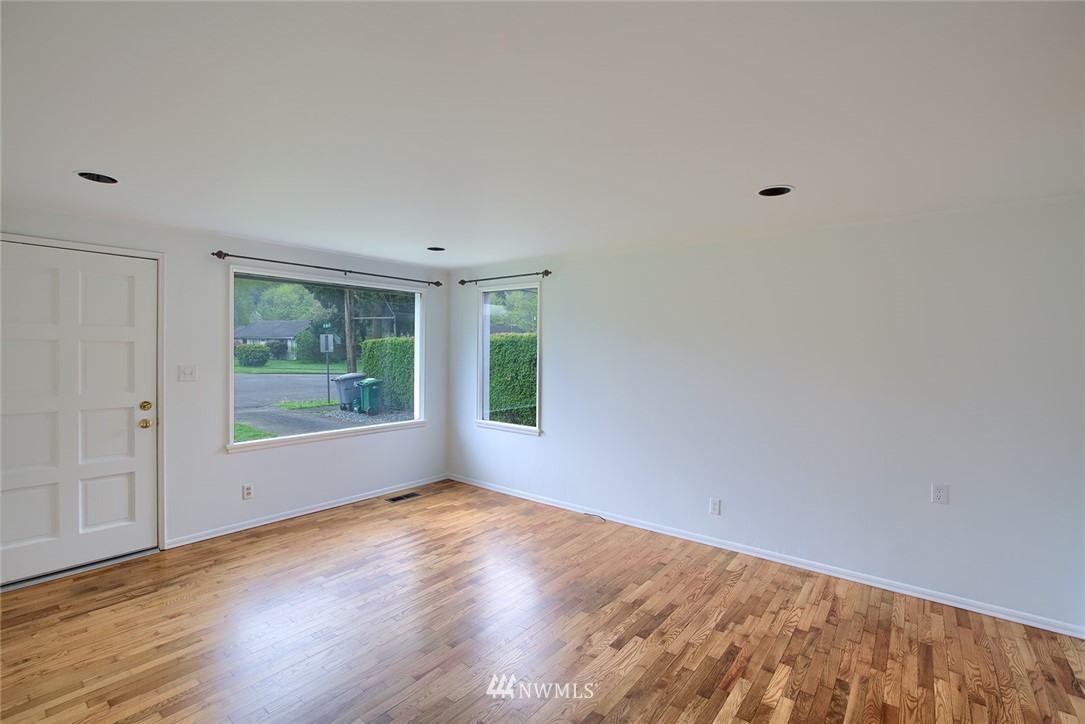 3016 Southeast 5th Street Renton, WA 98058 - Photo 6 of 9