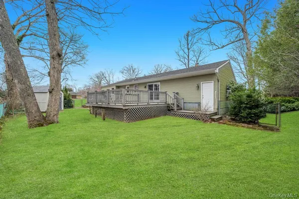 $675,000 | 287 6th Avenue, St. James, NY 11780
