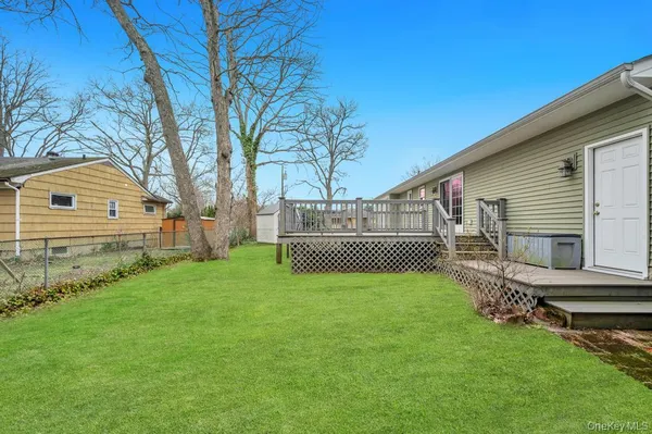 $675,000 | 287 6th Avenue, St. James, NY 11780