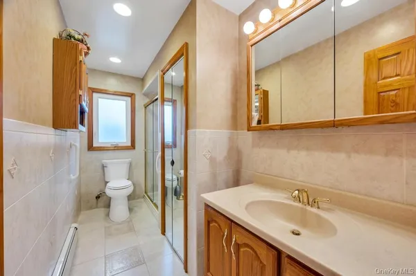 $675,000 | 287 6th Avenue, St. James, NY 11780