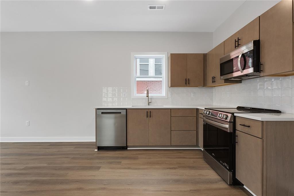 4521 Forest Avenue, Unit B Kansas City, MO 64110 - Photo 10 of 31 Gallery Image 10