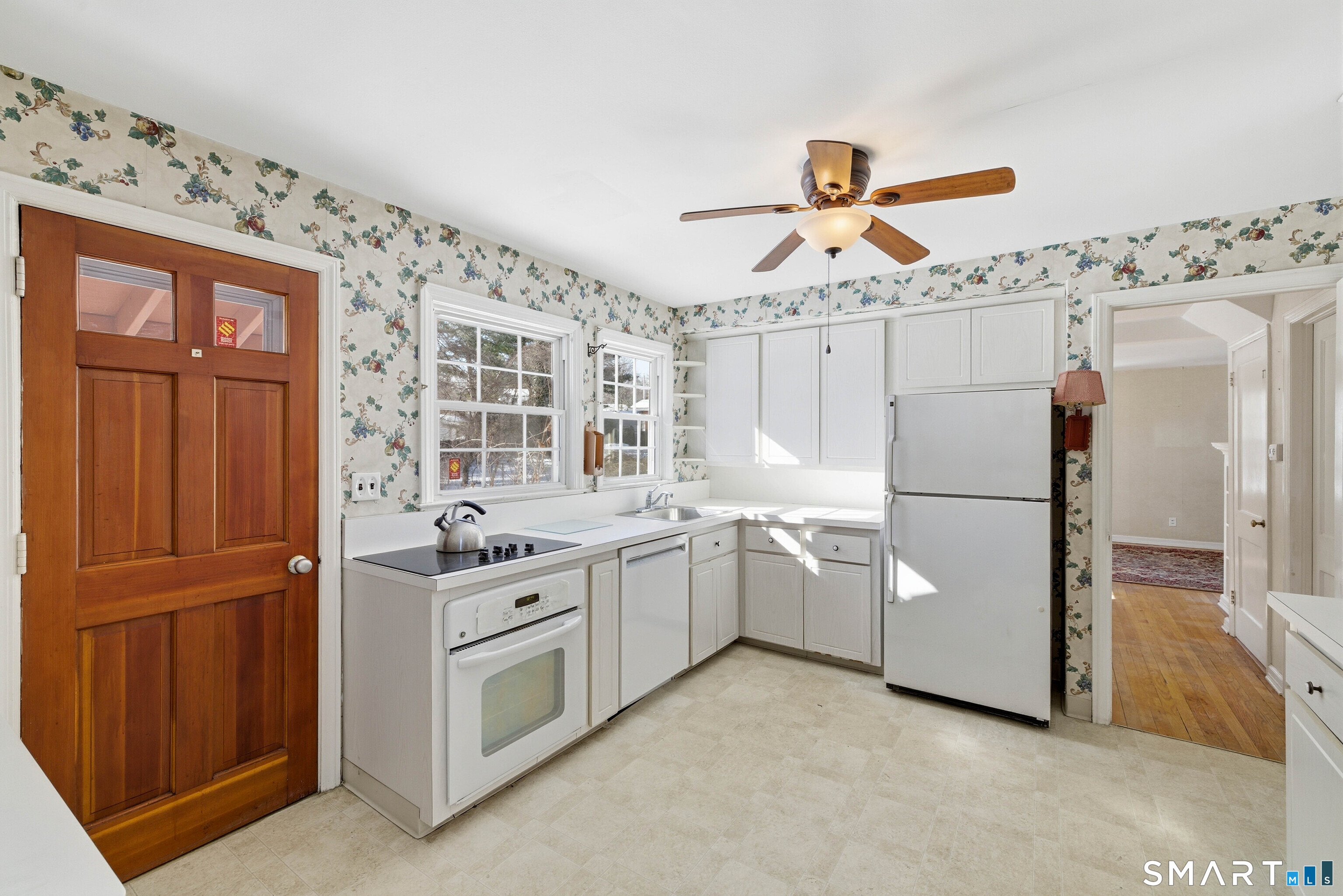 15 Townline Road Hamden, CT 06517 - Photo 12 of 38 Kitchen with door to back yard