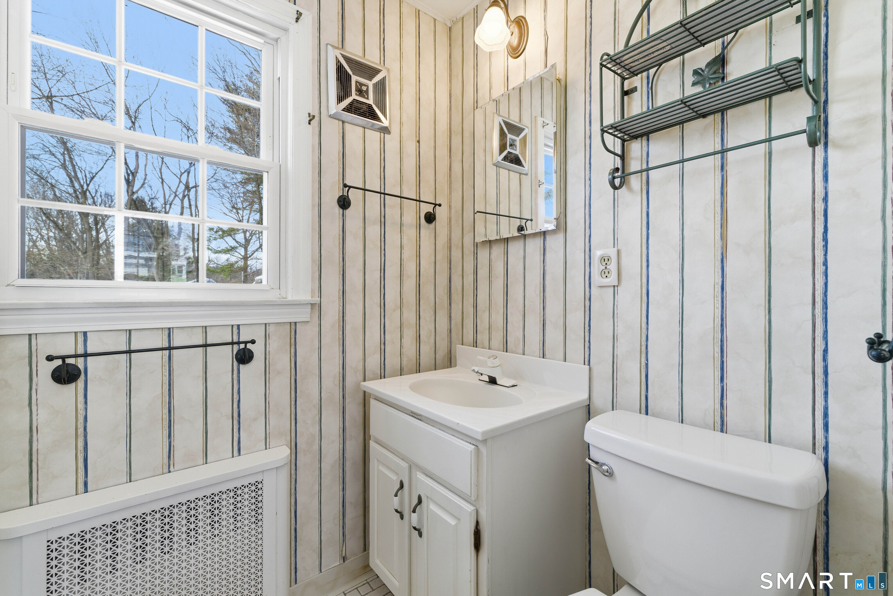 15 Townline Road Hamden, CT 06517 - Photo 17 of 38 First floor full bathroom