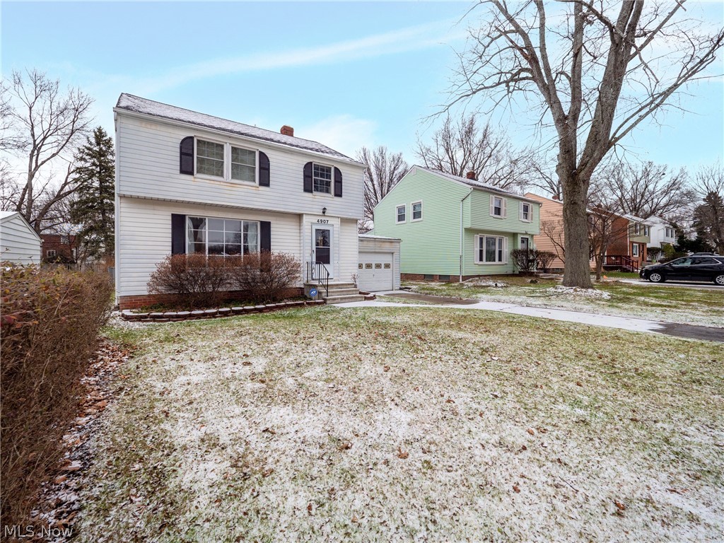 4907 Farnhurst Road Cleveland, OH 44124 - Photo 1 of 33