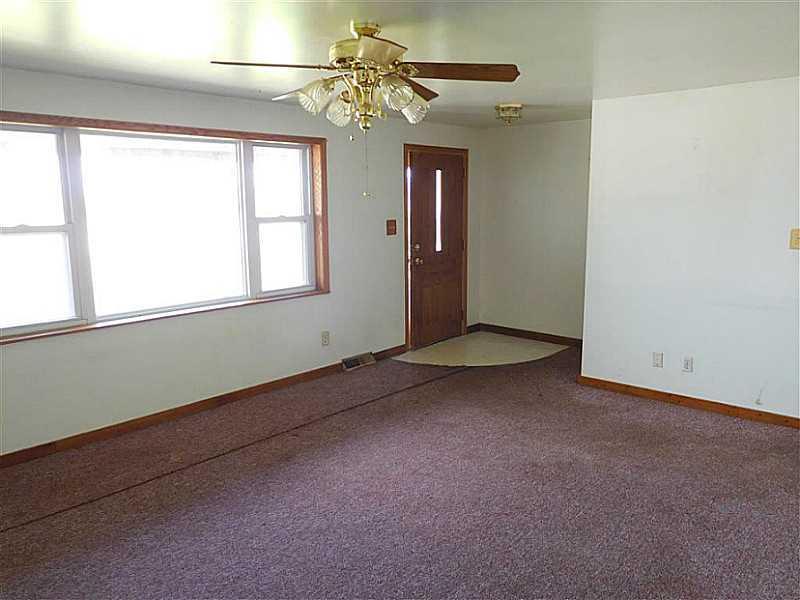 6295 Old Columbus Road Springfield, OH 45502 - Photo 2 of 22