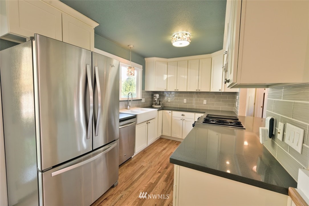 23 218th Place Southeast Bothell, WA 98021 - Photo 9 of 27